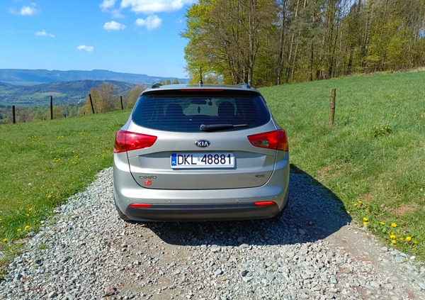 Kia Ceed cena 23900 przebieg: 239900, rok produkcji 2013 z Dolsk małe 121